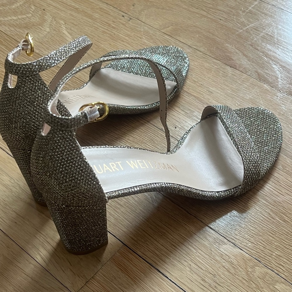 Stuart Weitzman Women's platinum block heeled sandals size 8B (38.5)— new w/box